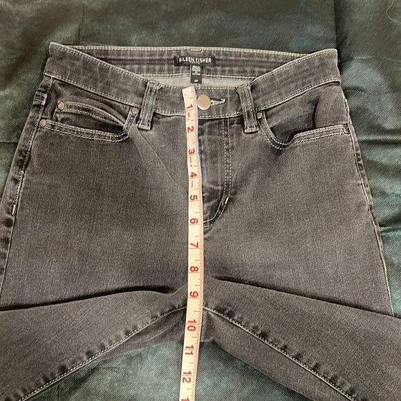 🔥Eileen Fisher Gray High Rise Jeans with Distressed Look🔥 - Picture 4 of 8